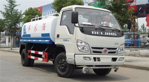 福田5噸灑水車45度角正面圖片1.jpg